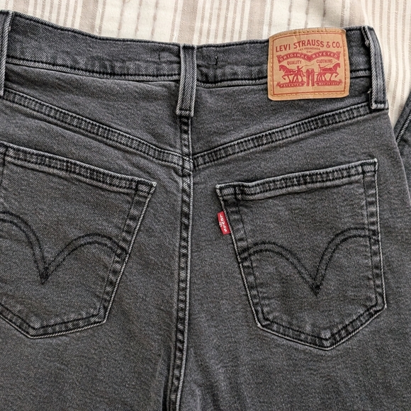 Levi's High waisted Mom Jean size 28 - Picture 5 of 5